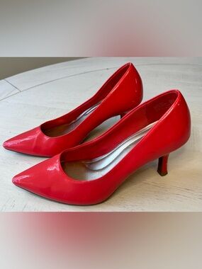 Comfort Plus by Predictions Classic Coral Red Women's Patent Leather Pumps